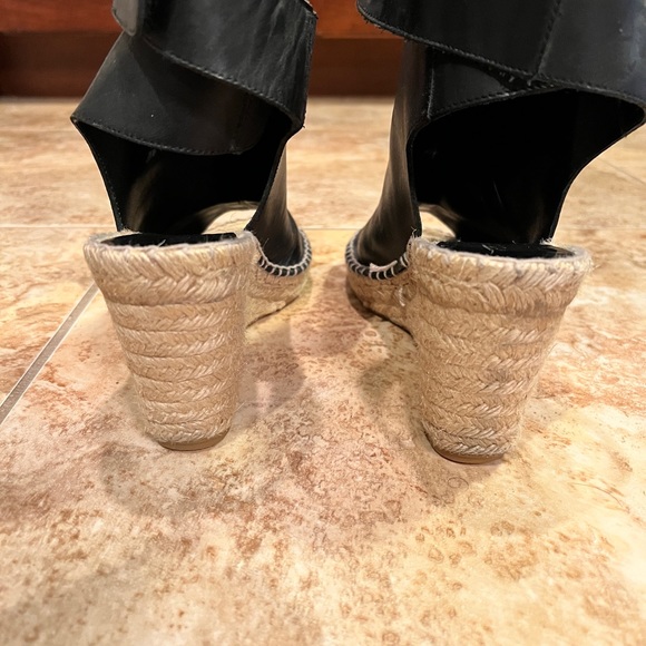 Black like new - Picture 3 of 8